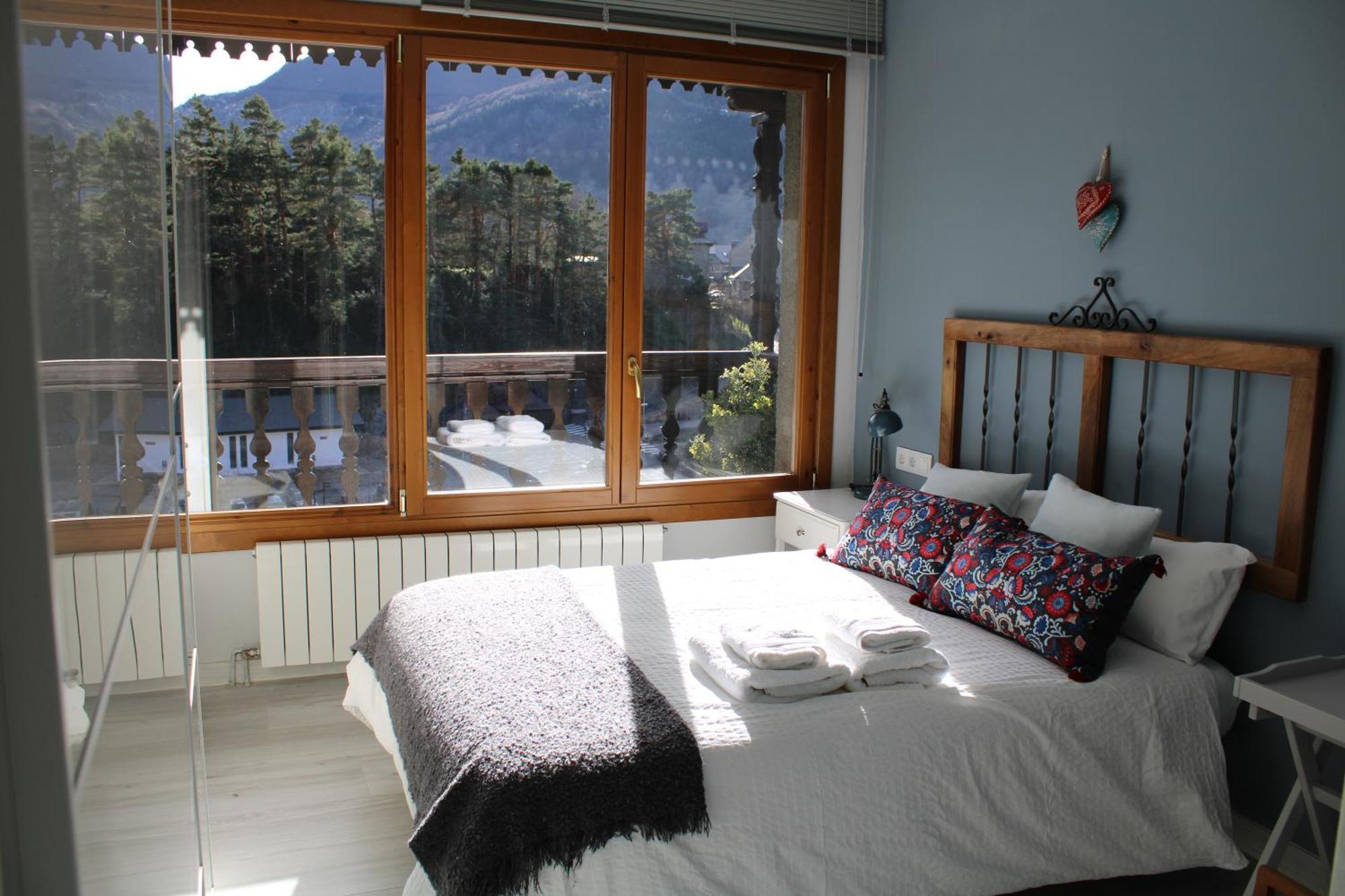 El Balcon Del Garmo Villa Sallent De Gallego Ngoại thất bức ảnh